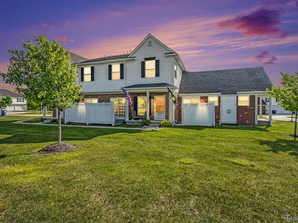1302 Riversedge Dr, Saline, MI 48176