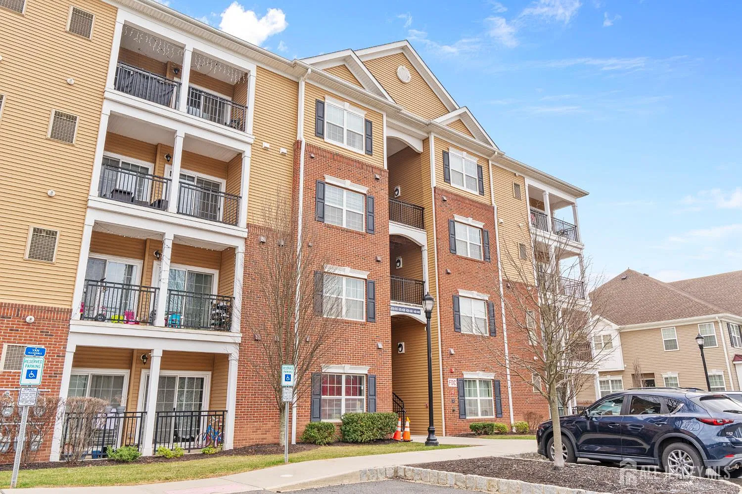 2 bed, 2.0 bath, $2,700 — Photo 1