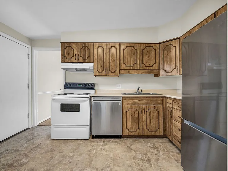 2189 E 6675 S — Photo 11