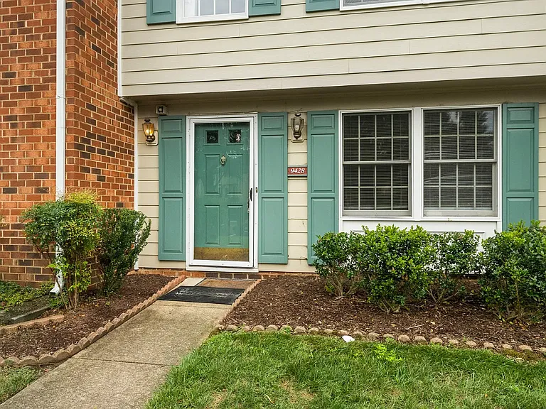 9428 Tracey Lynne Cir — Photo 3
