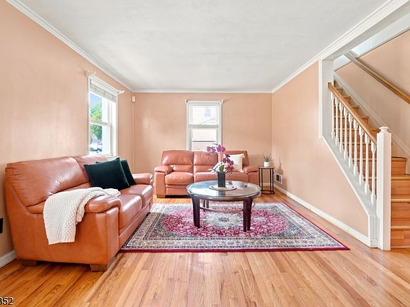 2nd image of 50 Heather Ln