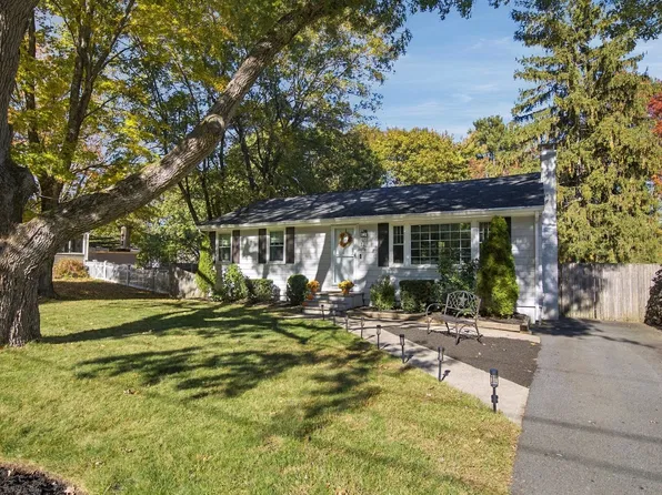 22 Morse St, East Walpole, MA 02032