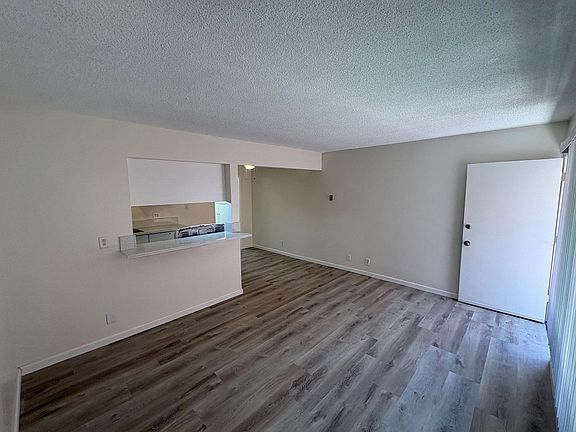 3rd image of 650 Linden Ave APT 7