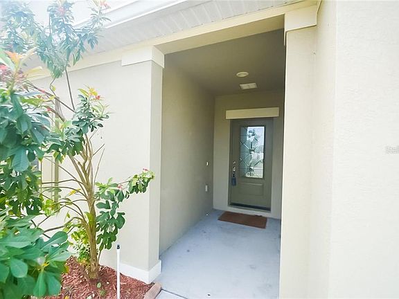 4th image of 2740 Barclay Ln