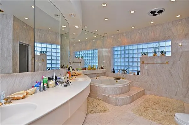 Sold by Keller Williams Realty Empire | media 18