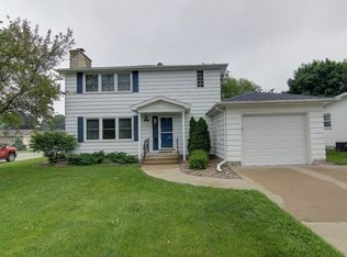 400 5th St, Waunakee, WI 53597