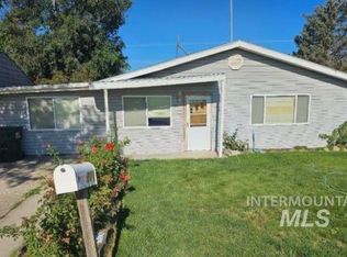 211 Randolph Ave, Melba, ID 83641