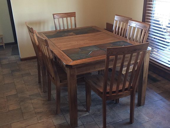 Dining room, laminate floor