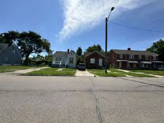 Exterior Neighborhood (street photo)