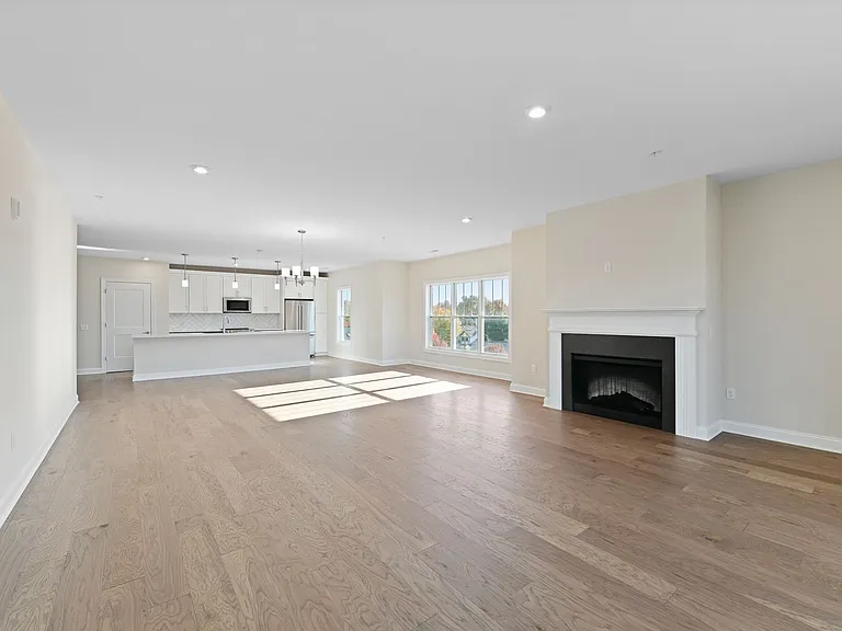 5233 Highpointe Lakes Dr #401 — Photo 32