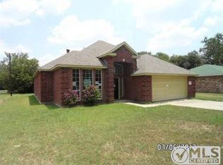 1013 S Medora St, Terrell, TX 75160