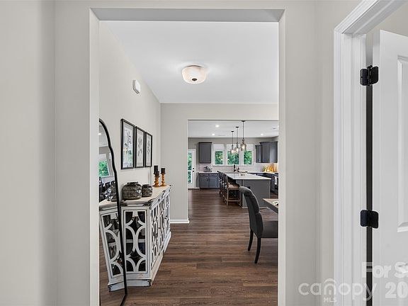 5th image of 15241 Windward Ln