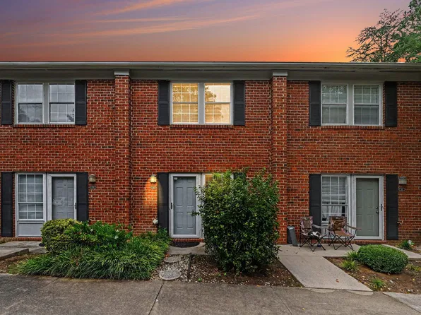 111 Coleridge Ct, Carrboro, NC 27510