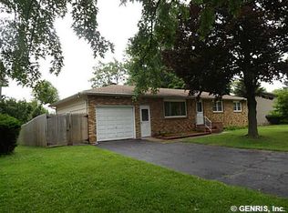 636 Elmgrove Rd, Gates, NY 14606