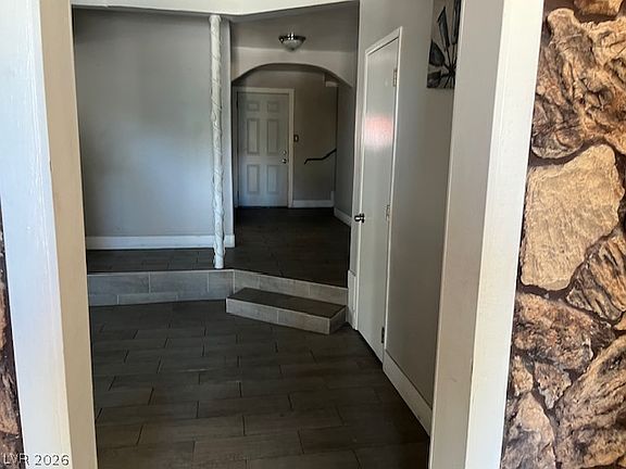 5th image of 1904 Chapman Dr