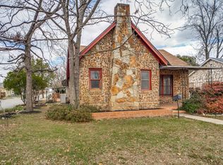 344 W Water St, Kerrville, TX 78028