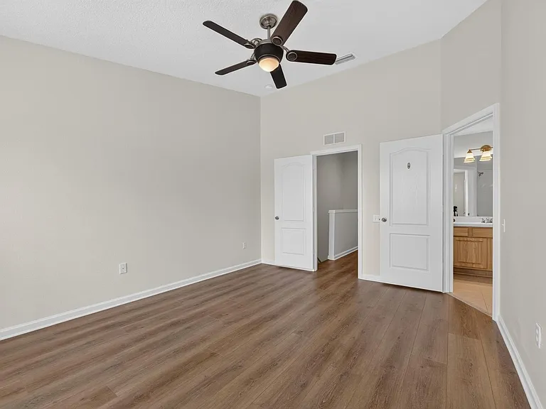 4979 Pond Ridge Dr — Photo 20
