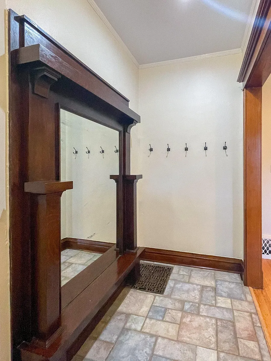 Building Photo - 1613 W Berwyn Ave #1