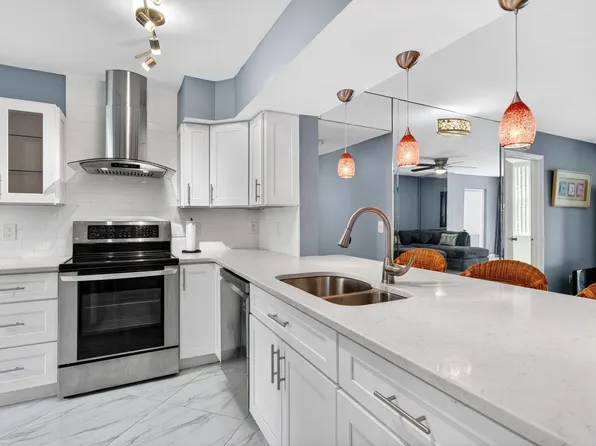 18 Willowbrook Lane #103, Delray Beach, FL 33446