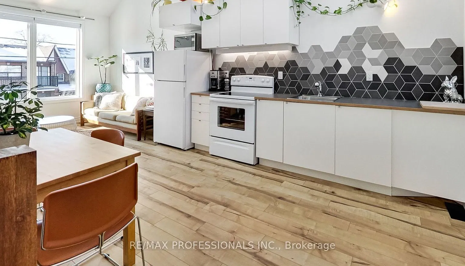 2 bed, $3,500 — Photo 1