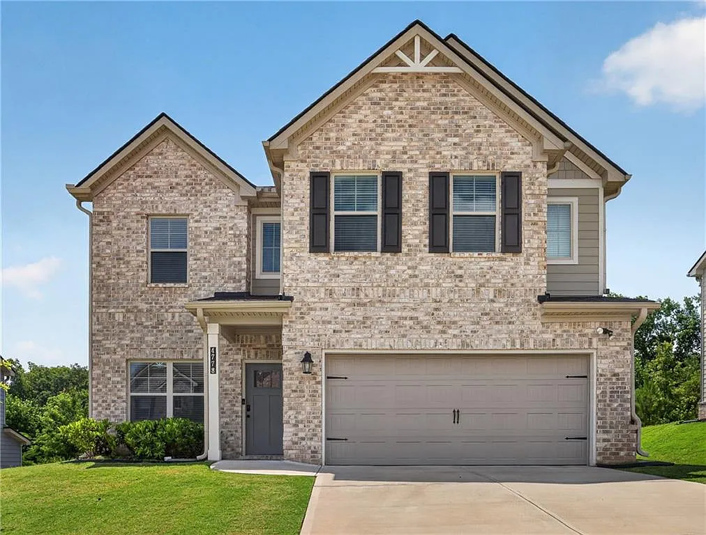 4 bed, 2616 sqft, $3,250 — Photo 1