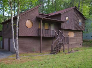 1005 Peace Valley Dr, Atlanta, GA