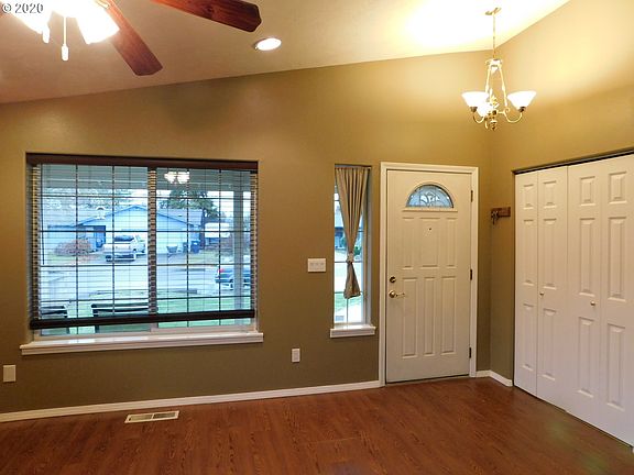 3rd image of 349 Mary Neal Ln