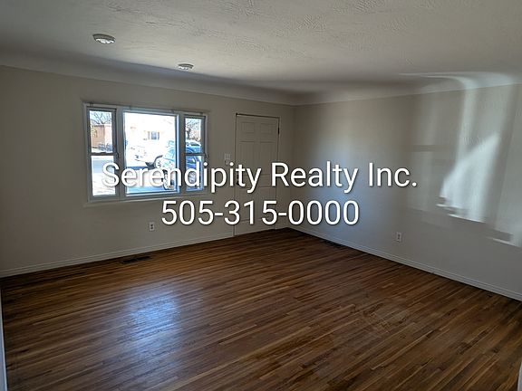 4th image of 805 Alvarado Dr SE