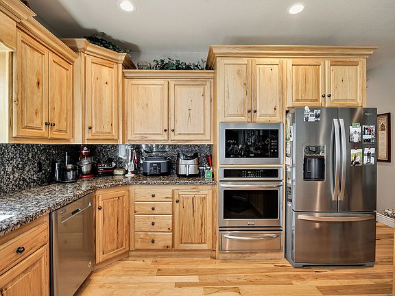 5th image of 770 Eagleview Dr