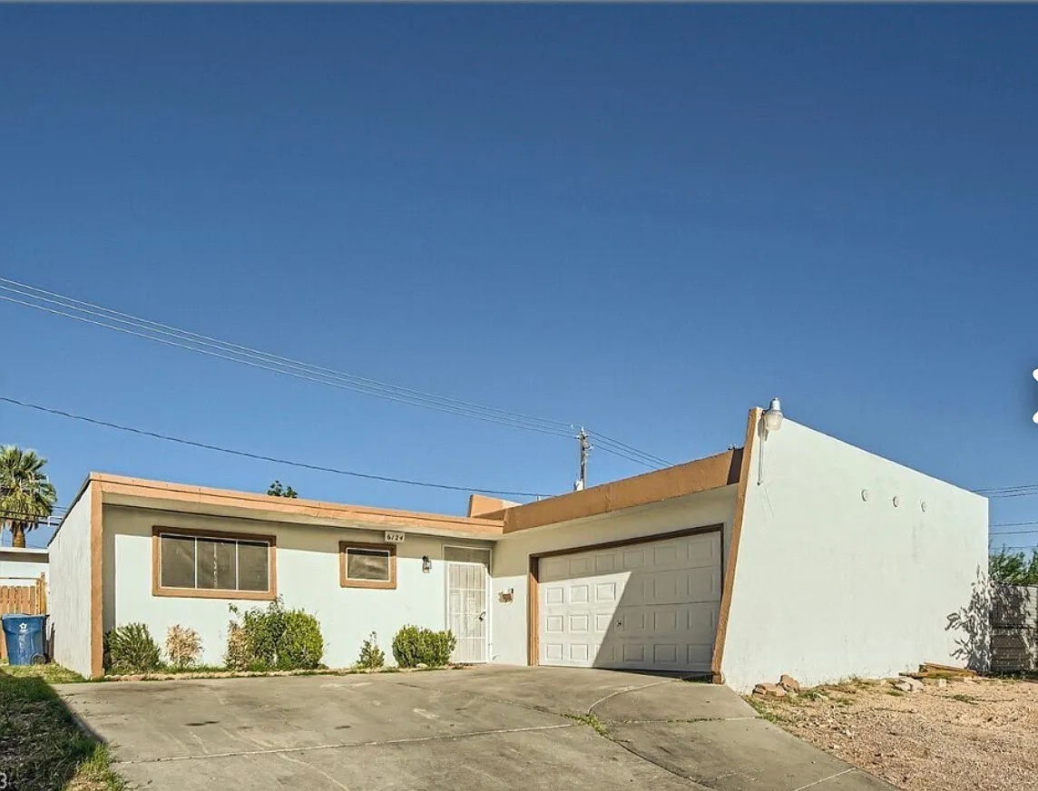 3 bed, 1180 sqft, $2,200 — Photo 1