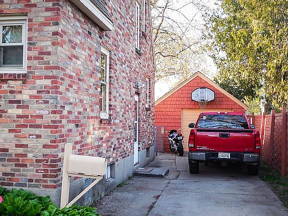 2nd image of 1416 Logan Ave