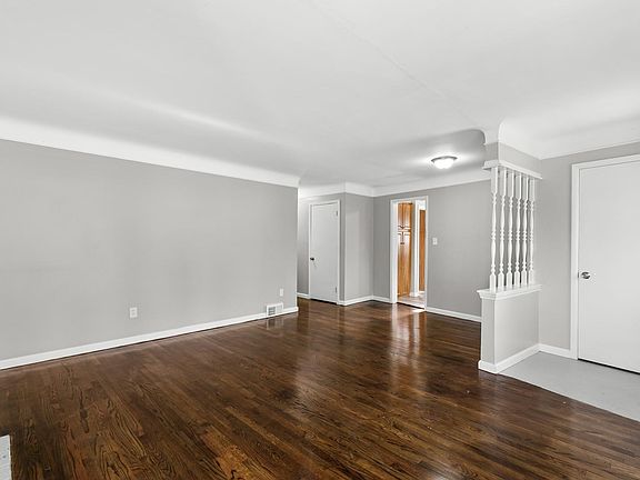 5th image of 24000 Seneca Ave