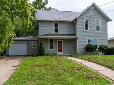 627 6th Ave NE, Dyersville, IA, 52040