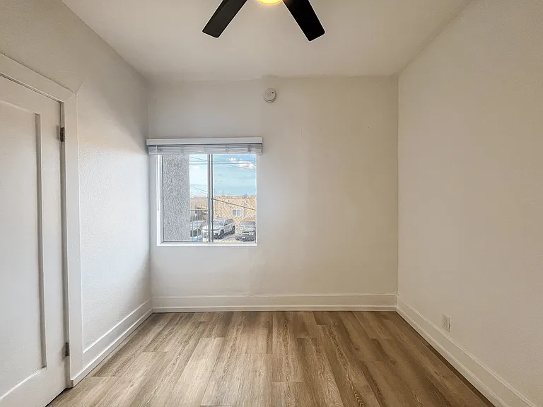 3956 W 27th St — Photo 14