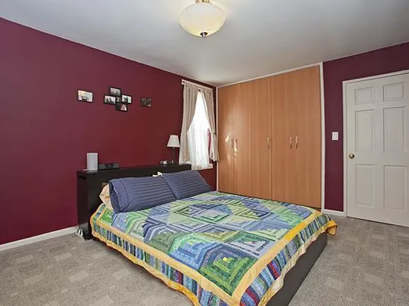 66-37 Yellowstone Boulevard image 1 of 7