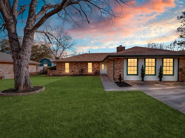 110 Bryn Mawr Ln, Waxahachie, TX 75165