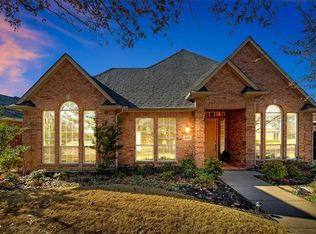 14717 Le Grande Dr, Addison, TX 75001