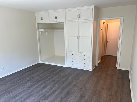 5th image of 1633 N Laurel Ave #110