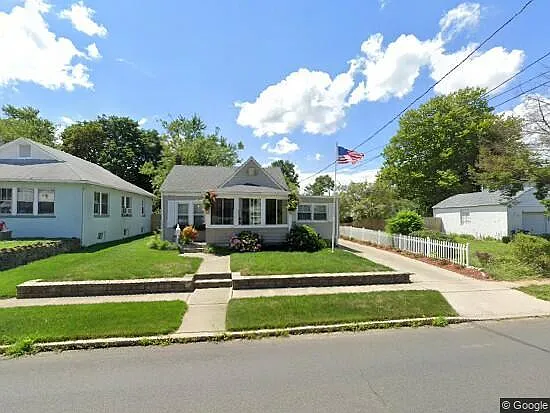 60 Green Grove Ave photo 1