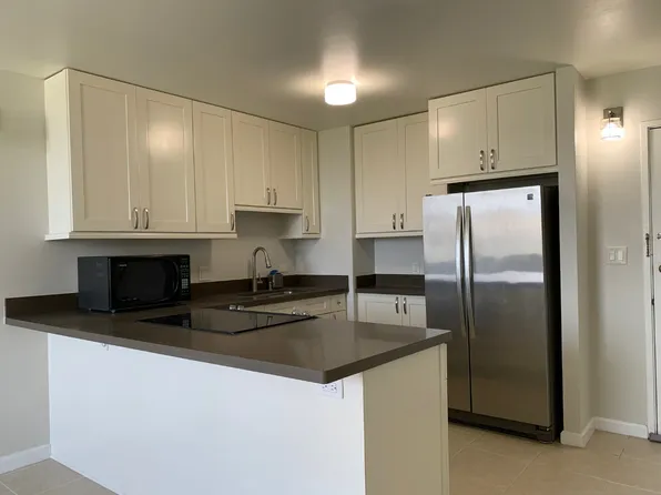 3045 Ala Napuaa Pl, Honolulu, HI 96818