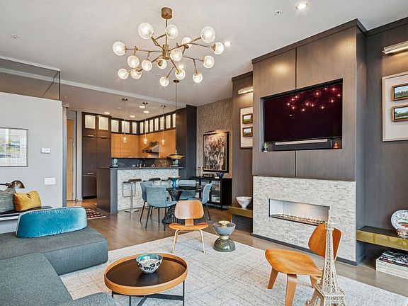 5th image of 500 W Superior St Unit 1513