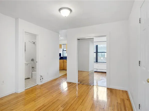 129 Beach 118th Street 2L image 3 of 11