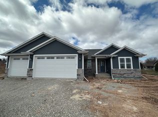 1115 S Kensington Dr, Appleton, WI 54915