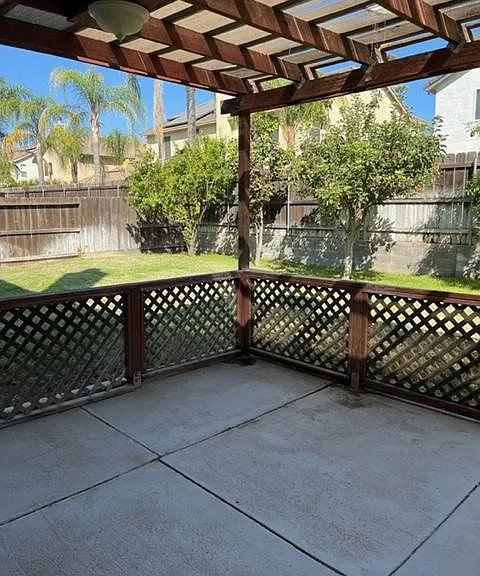 729 Wynyard Cir — Photo 47