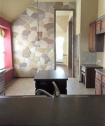 5th image of 4504 Scott Dr
