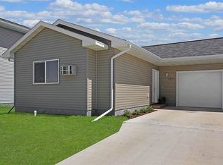 1573 47th Loop SE, Minot, ND 58701