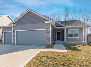 5821 Pine Ct, Johnston, IA 50131