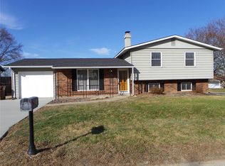 1 Greengage Rd, Saint Peters, MO 63376