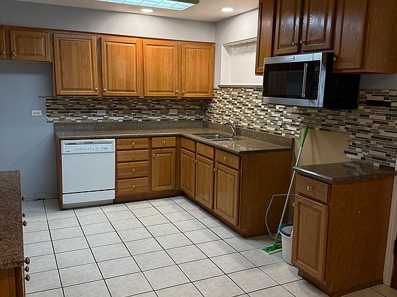 Large eat in kitchen