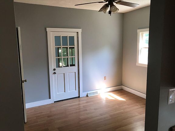 3rd image of 48 Woodlawn Ave